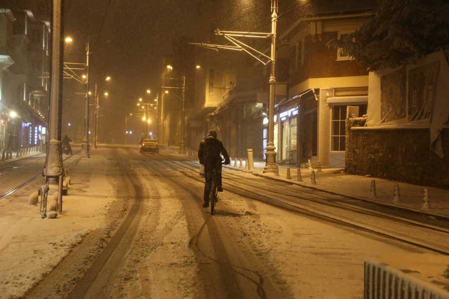 İstanbul’da kar yağışı Pazartesi ve Salı devam edecek