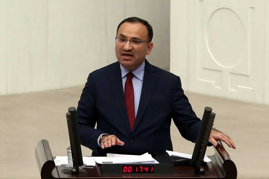 Bekir Bozdağ: Gazetecilikten tutuklu olan kimse yok