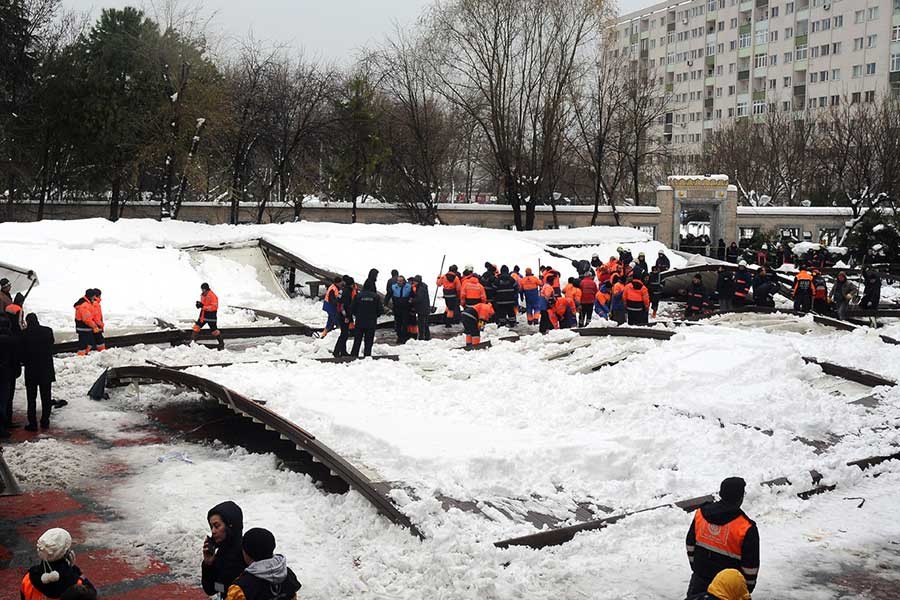 ‘Çöken tente’ hakkında soruşturma başlatıldı