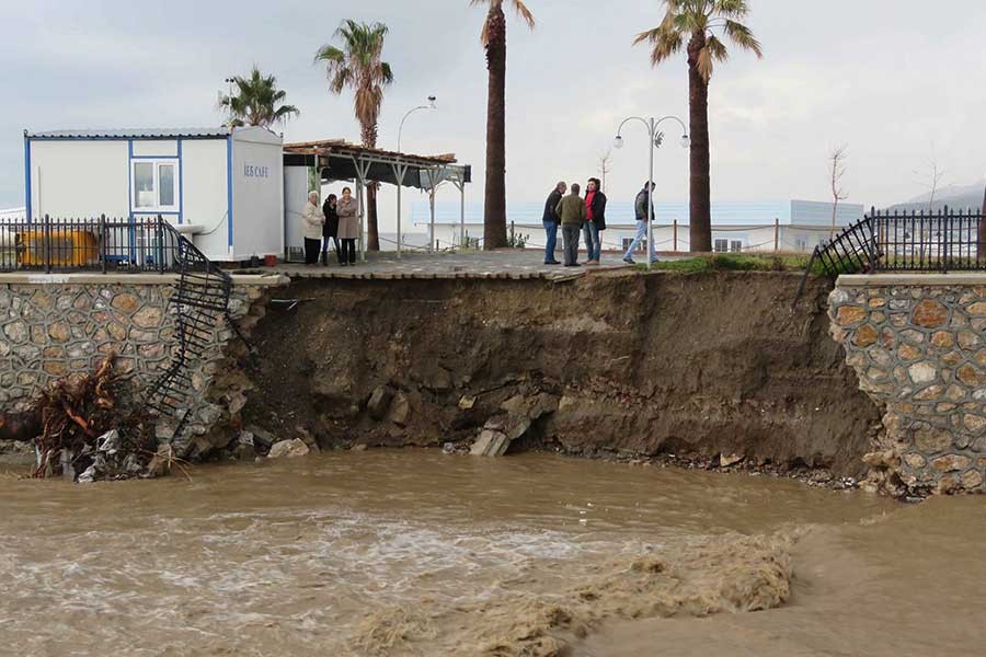 Ayvacık'ta taşkının bilançosu ağır oldu