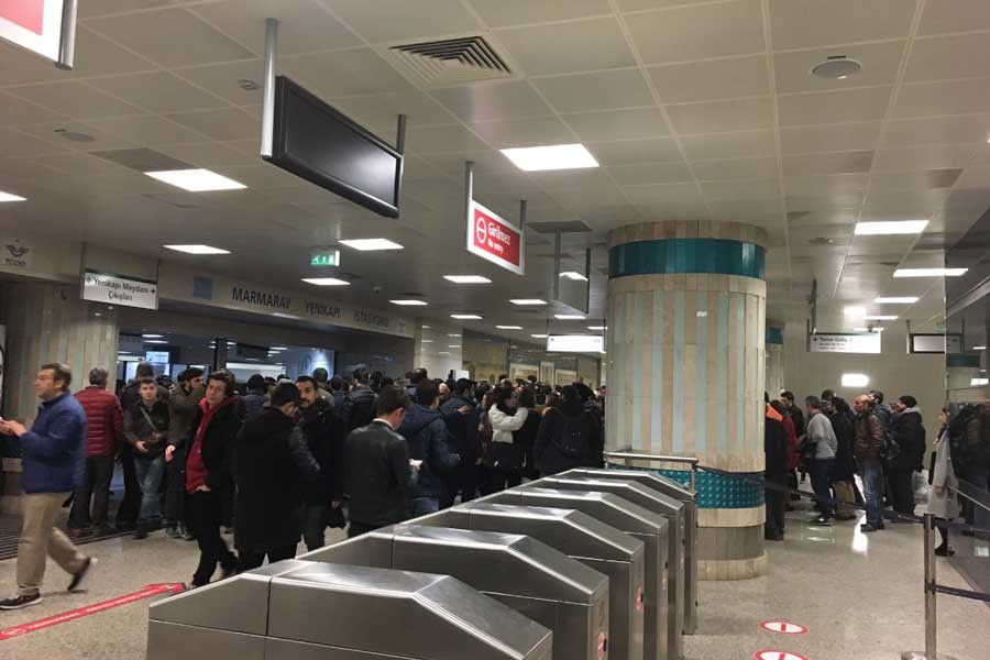 Vapurların çalışmadığı İstanbul'da Marmaray da durdu!