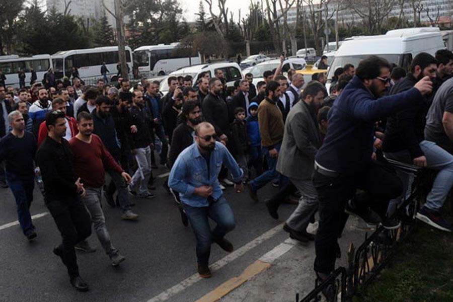 Emniyetin önünde 200 Hızb-ut Tahrir’ciye gözaltı