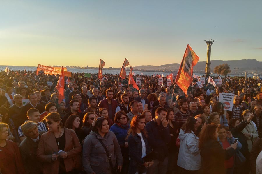 İzmir hayır'ına sahip çıkıyor