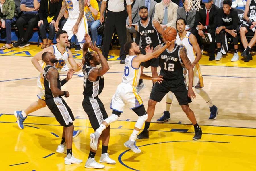 Kawhi Leonard sakatlandı, Warriors geri döndü