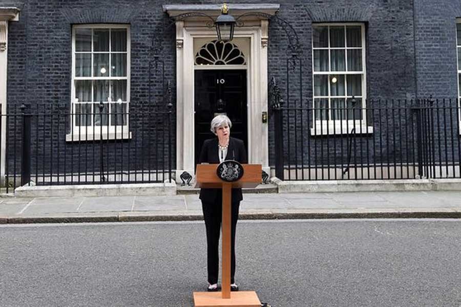 İngiltere Başbakanı Theresa May'e suikast planı engellendi