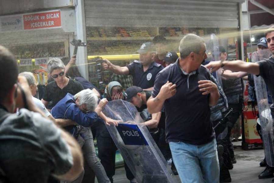 Saçılık ve Karadağ’ın eylemine polis yine saldırdı