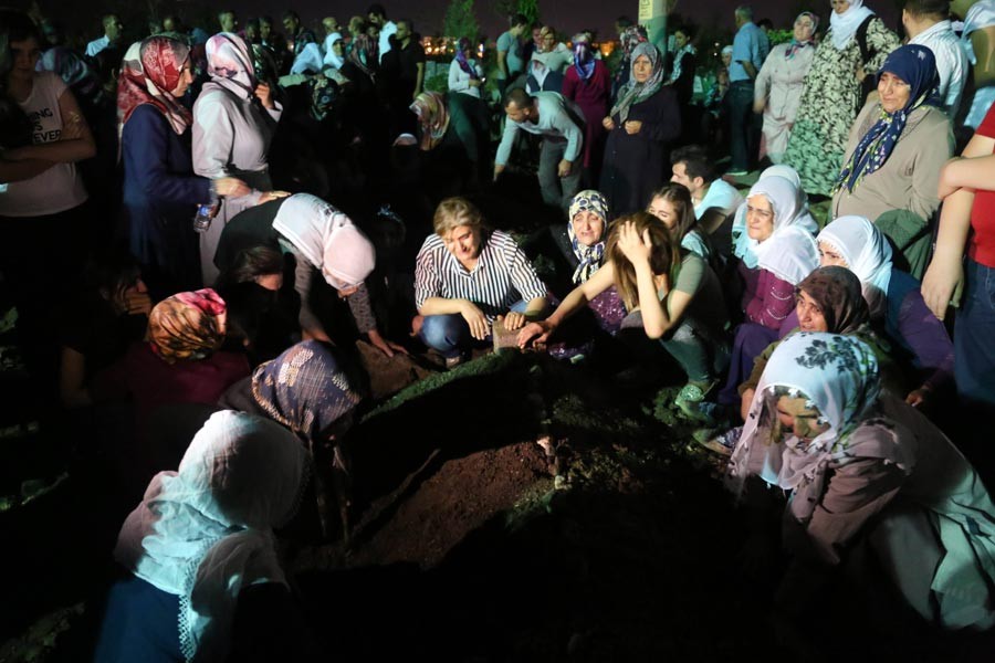 Lice’de zırhlı araç kazasında yaşamını yitirenler defnedildi