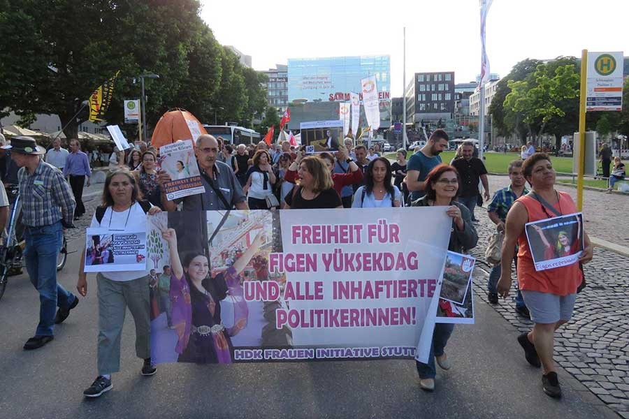 Stuttgart’ta Figen Yüksekdağ’a özgürlük mitingi