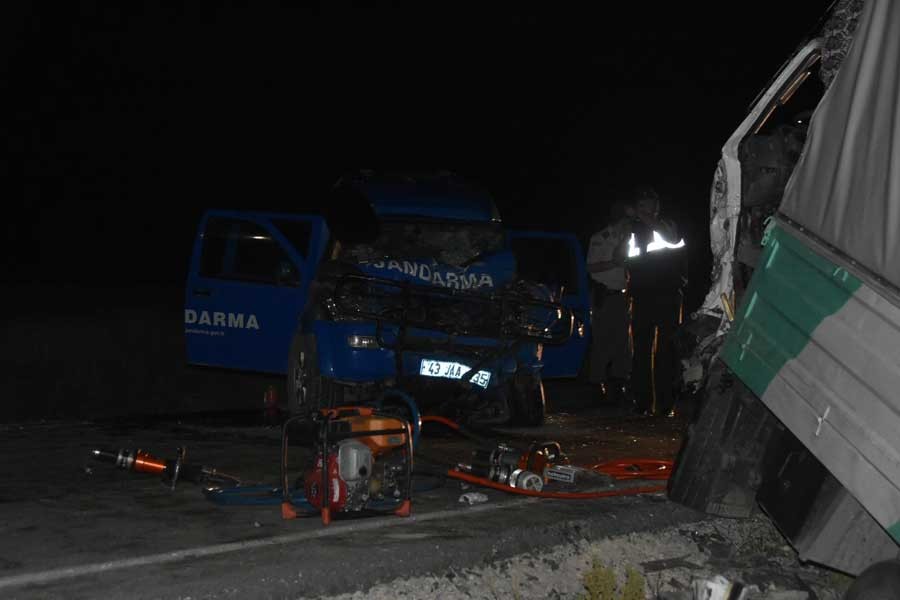 Kütahya'da askeri araç kaza yaptı: 1 asker hayatını kaybetti