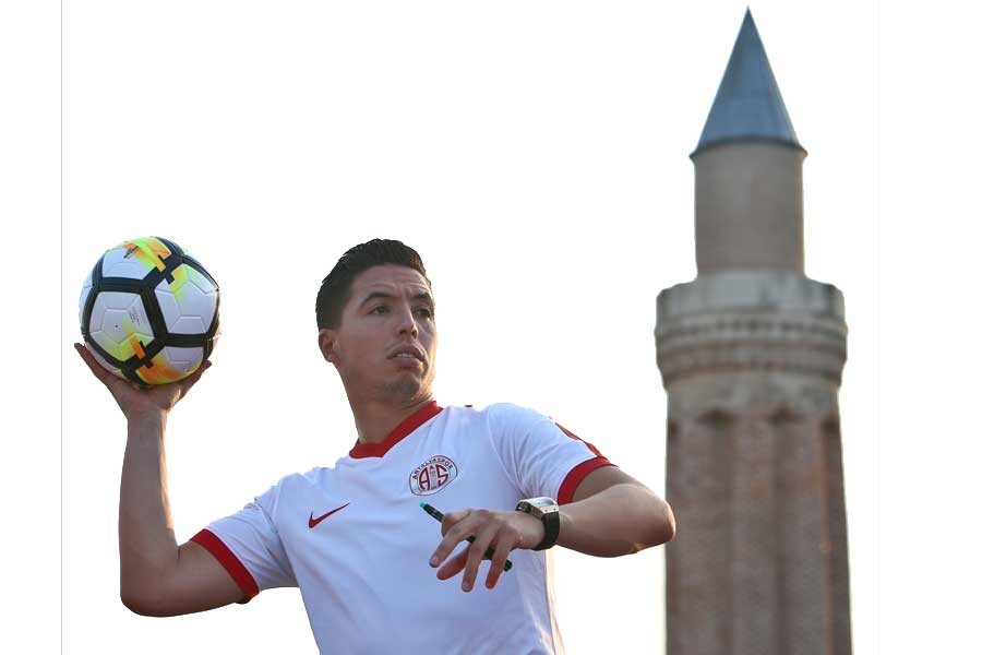 UEFA'dan, eski Antalyasporlu Nasri'ye 6 ay men cezası