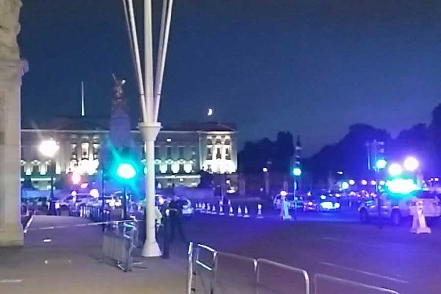 Londra ve Brüksel'de polis ve askerlere palalı saldırı