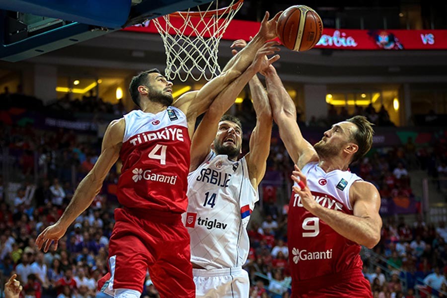 EuroBasket 2017'de Türkiye, Sırbistan'a 80-74 yenildi