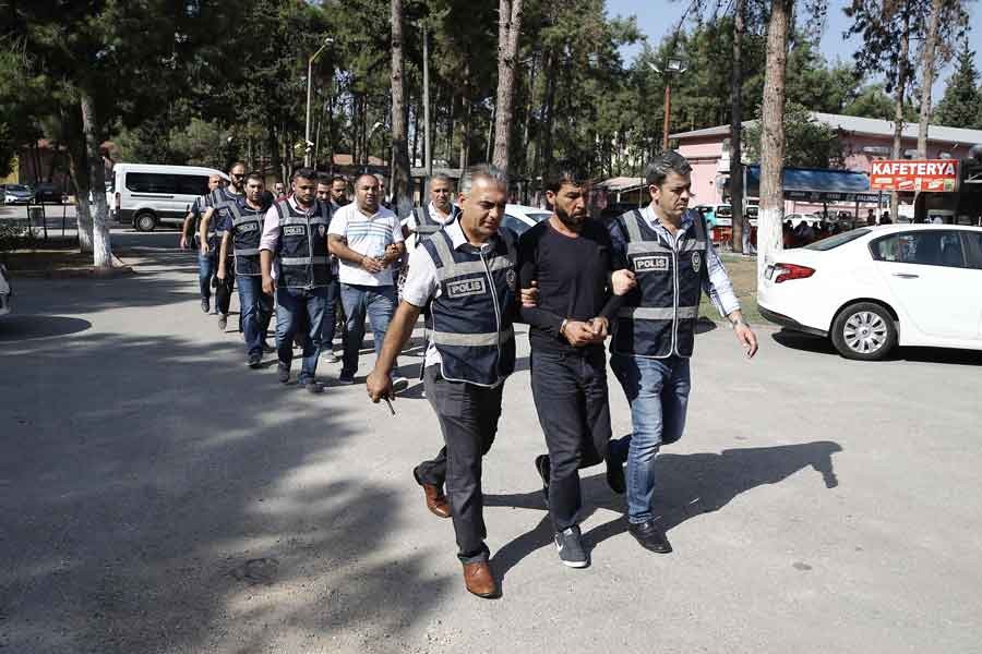 Adana'da eğlence tesisine kalaşnikofla baskın