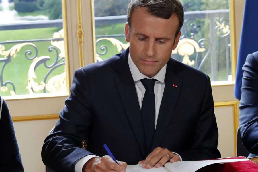 Macron Çalışma Yasası Reformu'nu onayladı