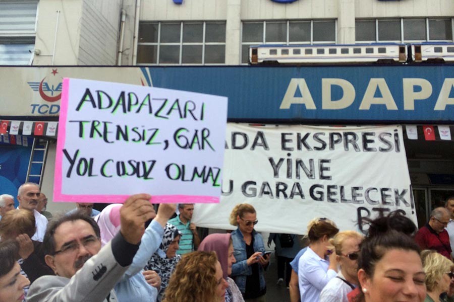 Adapazarı Tren Garının kapatılması protesto edildi