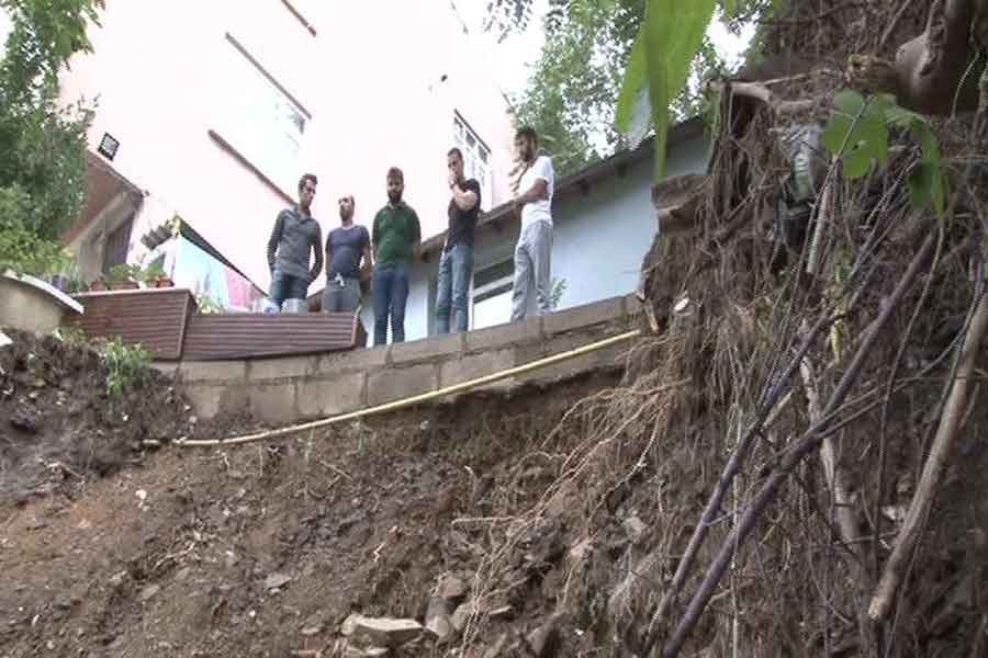 Sarıyer'de toprak kayması: 6 aylık bebek şans eseri kurtuldu