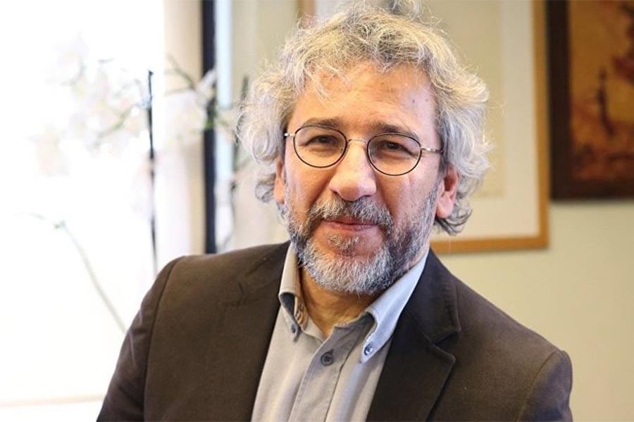 Can Dündar hakkında kırmızı bülten çıkarıldı