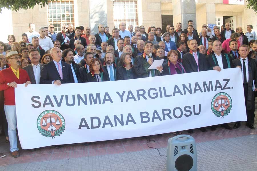 Adana'da 11 avukat, aynı gün 2 farklı davada yargılandı