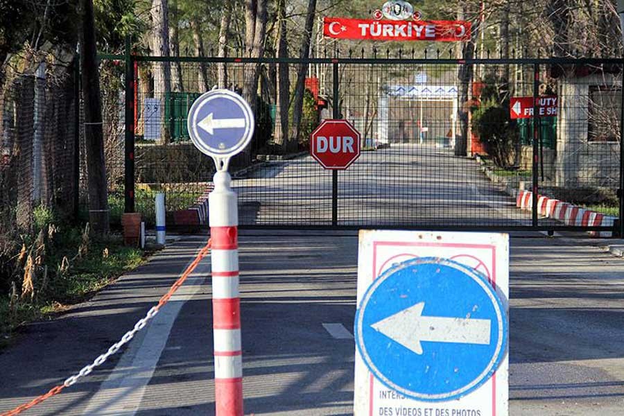 Yunanistan'da gümrükçüler greve çıktı, geçişler durdu