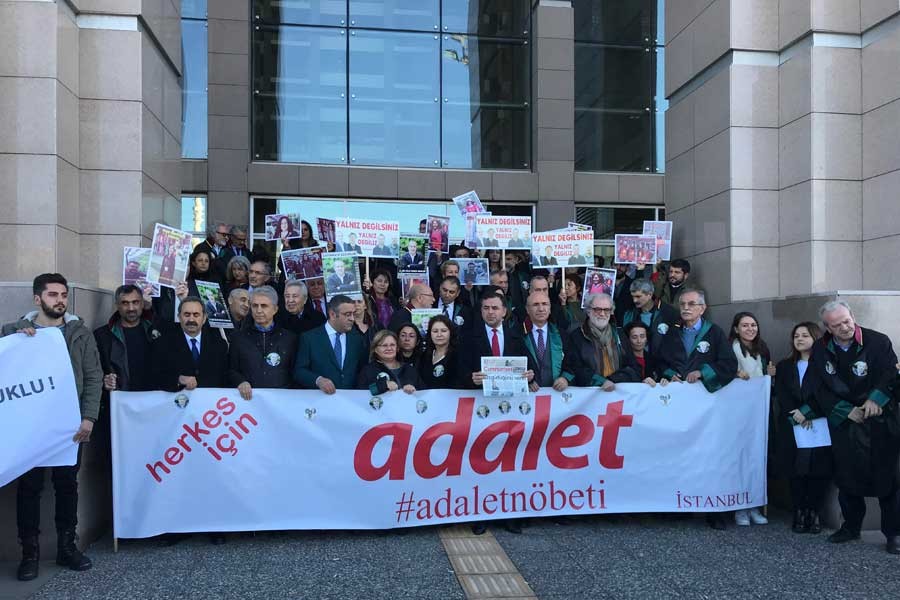 Adalet Nöbeti: Sanıksız, savunmasız yargılama dönemi