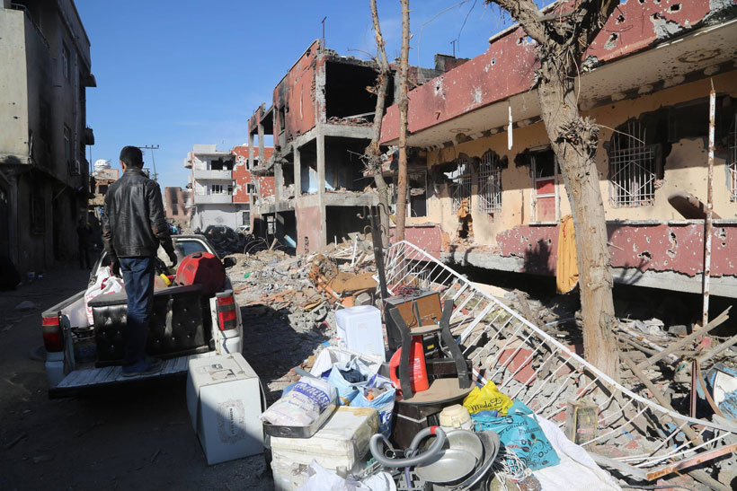 Cizre'de operasyonlardan geriye enkaz kaldı