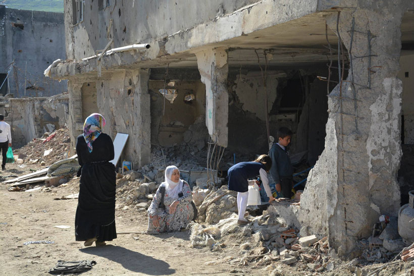 Cizre'de operasyonlardan geriye enkaz kaldı