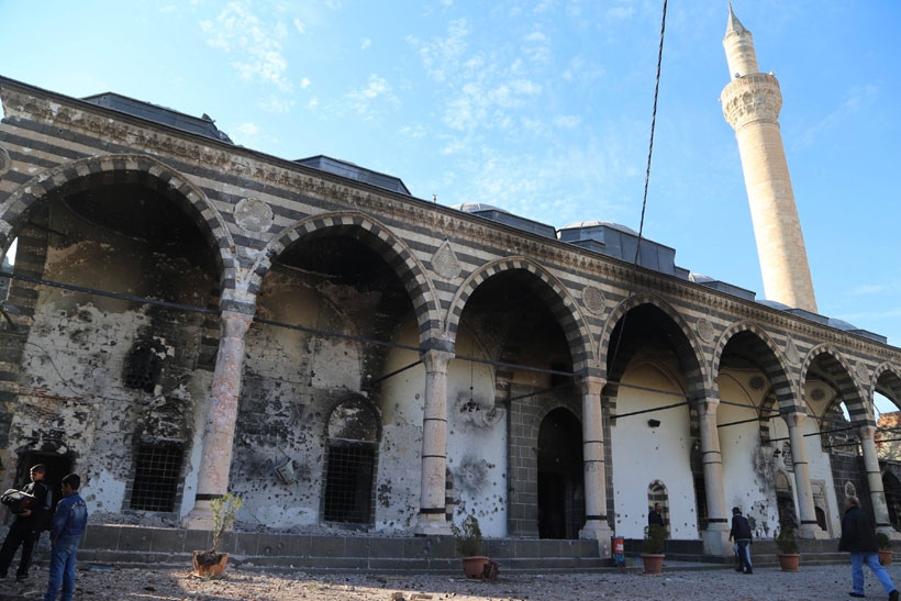 Sur'da yaşanan sokağa çıkma yasağı sonrasında yıkımın fotoğrafları